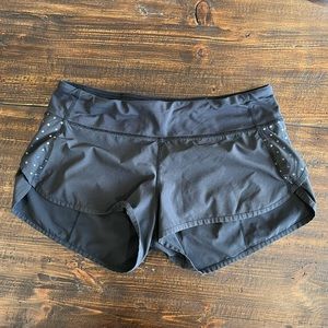 Lululemon speed short 2.5 inch with reflector polka dots